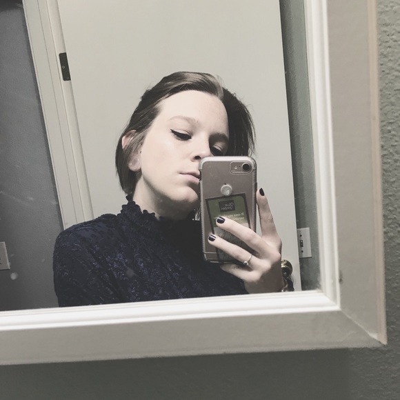 Meet your Posher, Lizzie - Picture 2 of 3